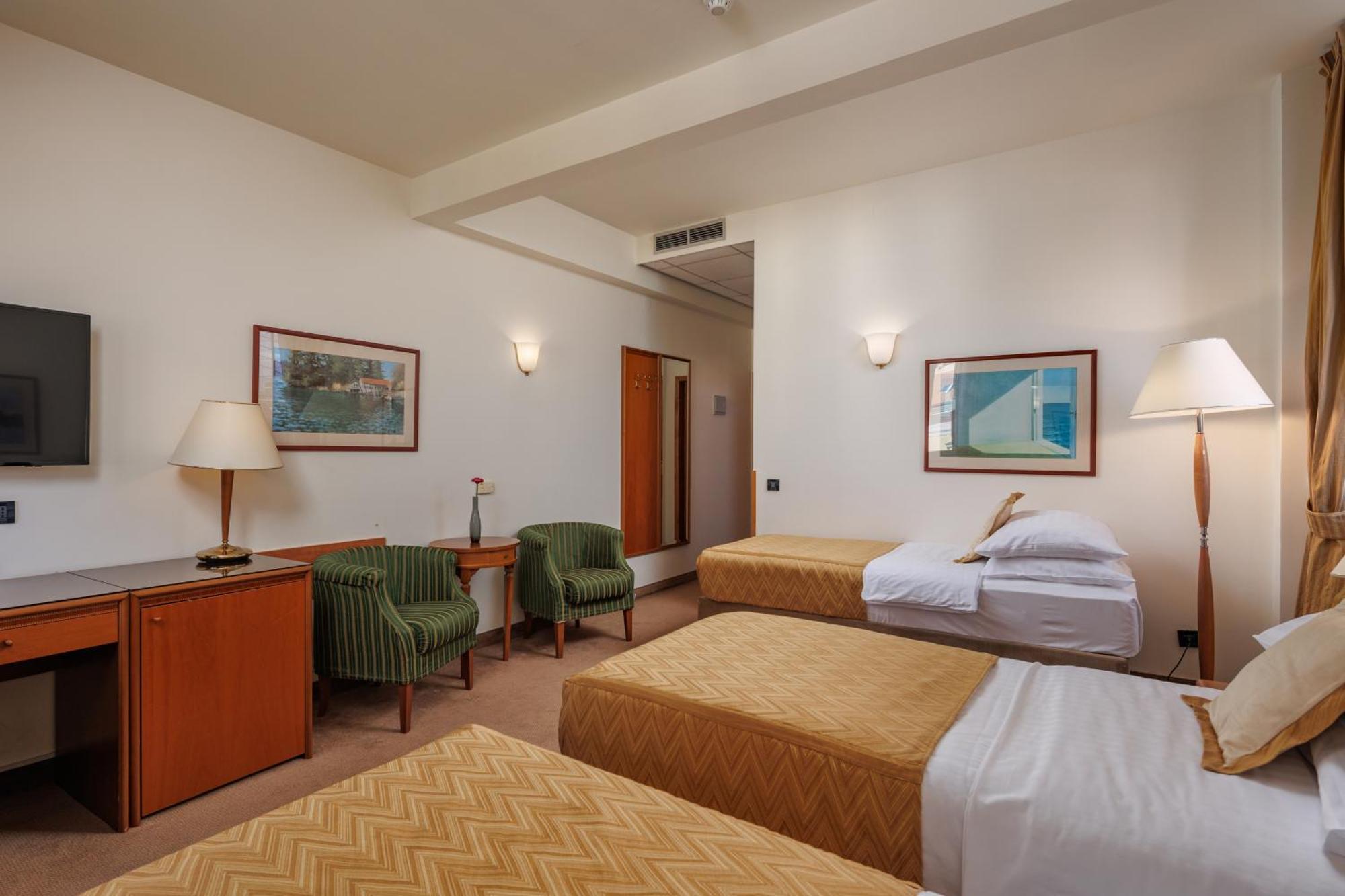 Grand Hotel Bonavia Rijeka Luaran gambar