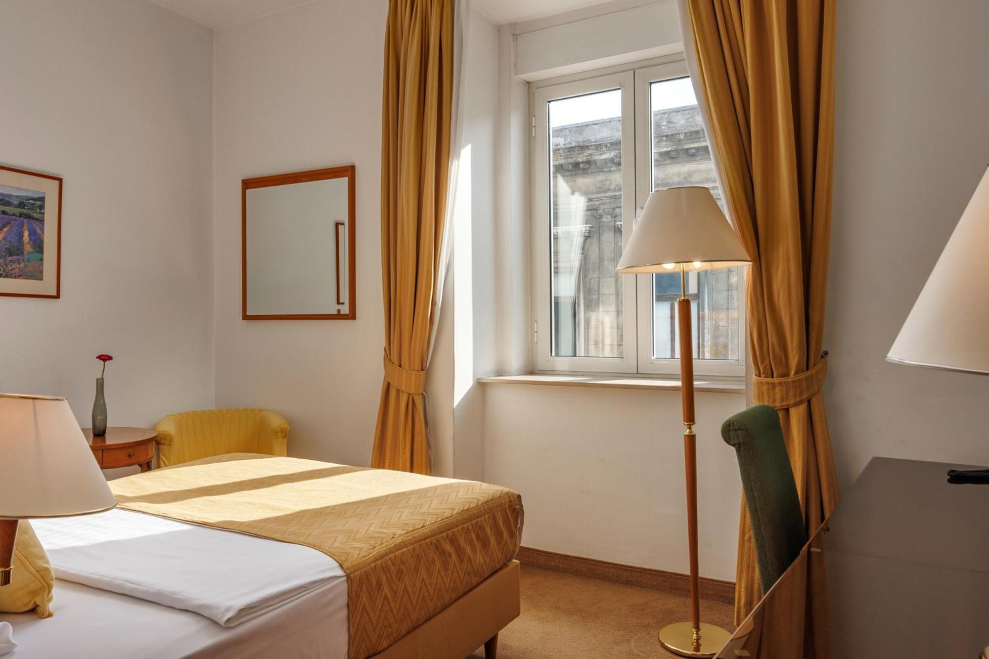 Grand Hotel Bonavia Rijeka Luaran gambar