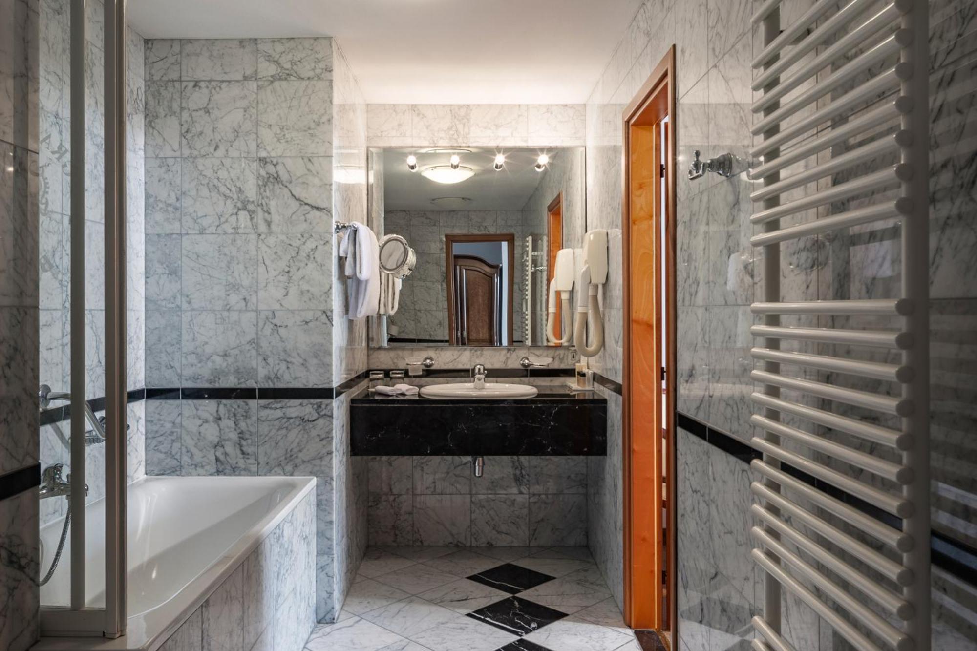 Grand Hotel Bonavia Rijeka Bilik gambar