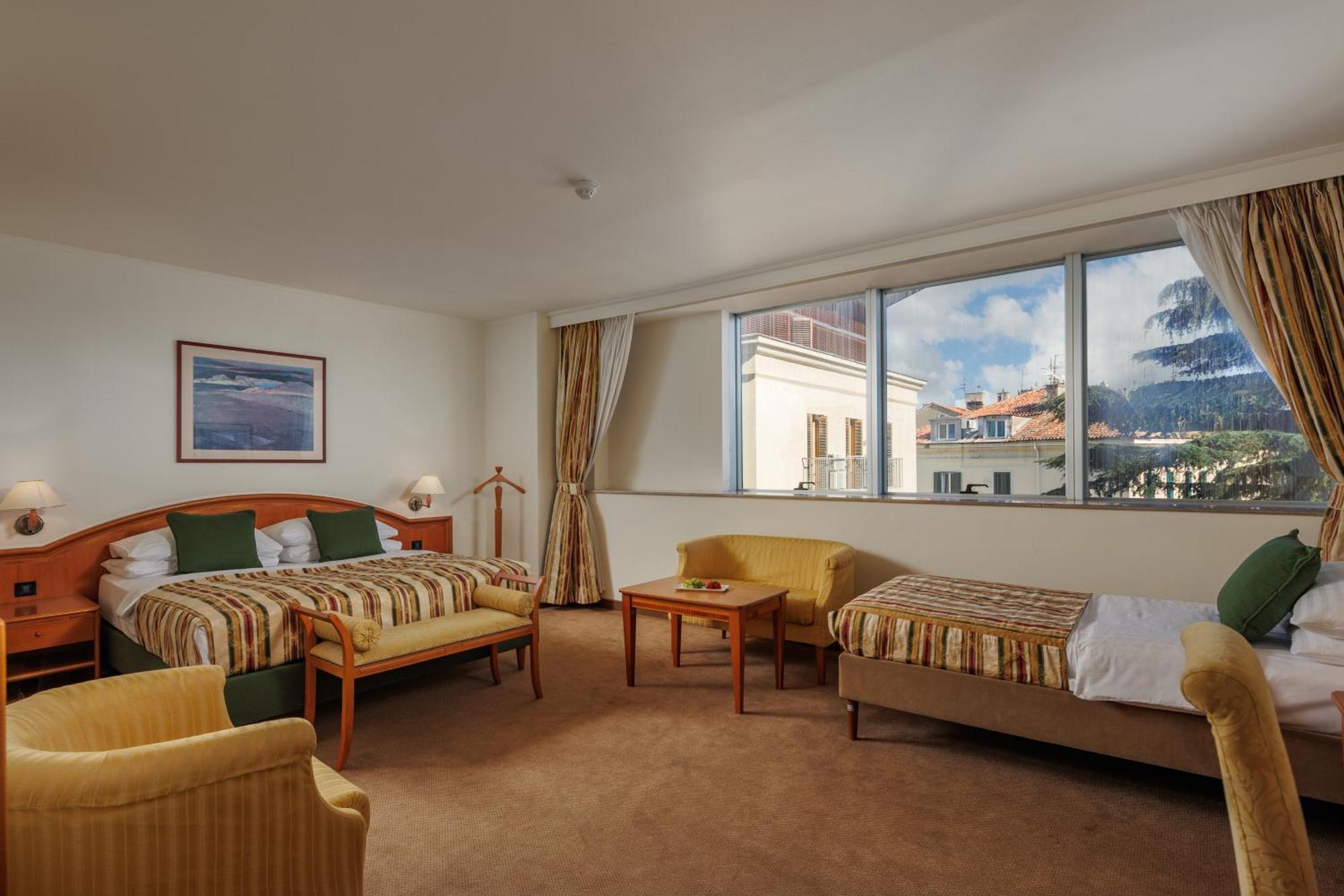Grand Hotel Bonavia Rijeka Luaran gambar